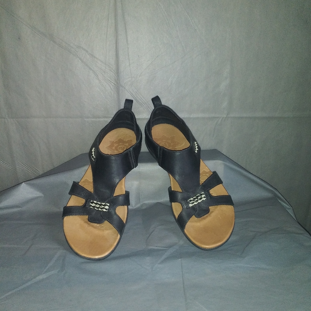 Merrell black leather flaxen sandals
